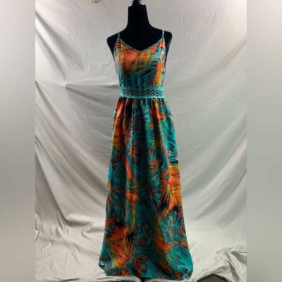 Boho Tropical Print Lace Insert Maxi Dress - Picture 6 of 10